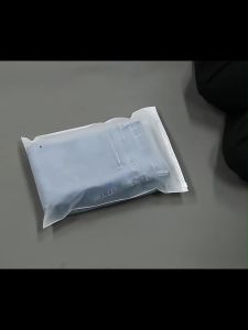 ถุงซิปรูดแพ็คเสื้อผ้า สีขุ่น แพ็ค50ใบ ถุงใส่เสื้อผ้ามีรูระบาย ถุงรูดเก็บเสื้อผ้า ถุงซิปสไลด์ ถุงใส่เสื้อผ้า ซองใสเสื้อผ้ามีซิปรู ถุงใส่เสื้อผ้า
