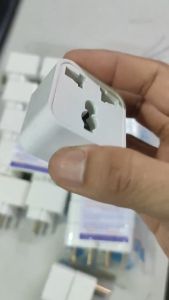 Phích cắm điện đa năng Ominsu P22T chuyển ổ điện 3 chấu sang 2 chấu