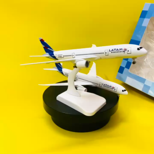 Máy Bay hãng hàng không Nam Mỹ "LATAM Airlines" Mô hình Tỉ Lệ 1/400 - B787 Dreamliner Aircraft Model