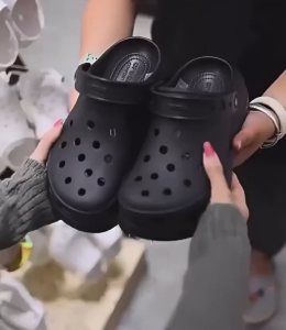 CROCS MEGA CLOG/SANDAL CROCS MEGA CLOG/SANDAL CROCS WANITA