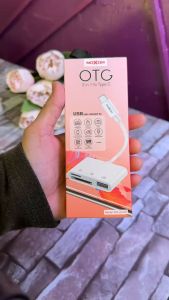 ORIGINAL MOXOM OTG MOXOM MX-AX49 3 in 1 to Type-C OTG (Type-C to SD Card + TFCard + USB)