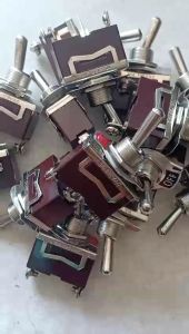 Công tắc gạt - Công tắc chế còi đèn 2 chân loại 1