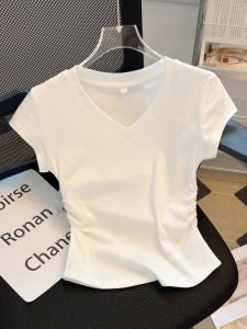 เสื้อยืดแขนสั้นคอวีสีขาวสไตล์อเมริกันสำหรับผู้หญิงในช่วงฤดูร้อน เสื้อแขนสั้นทรงเข้ารูป ผ้าฝ้าย ทรงเข้ารูป แขนสั้น คอวี