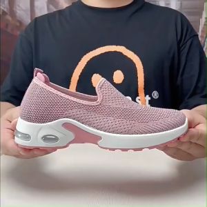 รองเท้าสลิปออน รองเท้าผ้ายืด นุ่มๆ กระชับเท้า รองเท้าแฟชั่น พื้นยางกันลื่น สลิพิบสูง ที่พร้อมส่งในไทย