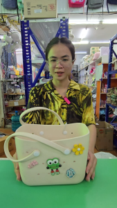 ตะกร้าหมากวัยรุ่นลายลาบูบู้ ลุคคิวท์ กระเป๋าทรง Tote  วัสดุคล้าย EVA ตกแต่งได้ตามใจ คุณหนูน่ารัก