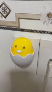 ĐÈN NGỦ QUẢ TRỨNG TỰ ĐỘNG SÁNG VÀO ĐÊM nhiều màu kết hợp đem lại ánh sáng lung linh cho căn phòng