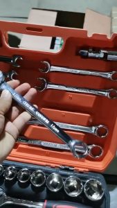82/53/46PCS Car Repair Tools Socket Wrench Set Original Tools Set with box Car Tools Complete Set Motorcycle Repair