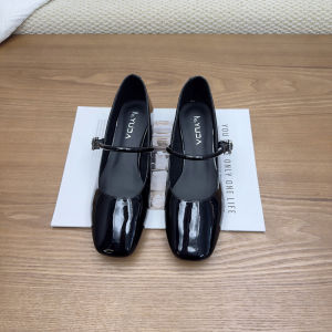 Spring 2025 New Mary Jane Shoes Square Head Slip-On Fashionable Leather Shoes with Buckle Elegant Commuting Womens Flats