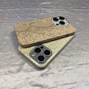 Leather Half-Cover Crystal Snake Patterned Phone Case for  15Promax 14 13 12 Vintage Style Protective Cover Anti-Fall