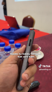 AKIRO MALAYSIA Multi-function Red Laser Pointer Pen PowerPoint PPT USB Wireless Presenter Control 2.4GHz Back Forward Turning Page Turning Presentation Remote