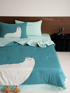 Cute Cartoon Summer Cooling Light Weight Blanket for Students Home Use Air Conditioned Bedding Polyester Fiber Hollow Fill