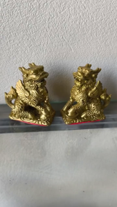 Tượng cặp Kỳ Lân ngồi bệ phong thuỷ chất liệu bằng đồng vàng SA0275