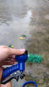 【3 วันจัดส่ง】 สายยางยึดหดอัตโนมัติ ฉีดน้ำ(พร้อมหัวฉีด) ปรับได้ 7 แบบ สายยางฉีดน้ำ หัวฉีดน้ำ รดน้ำต้นไม้ ล้างรถ เก็บง่าย 2 สีให้เลือก