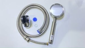 พร้อมส่งฝักบัวแตนเลส304 เพิ่มแรงดัน พร้อมแผ่นกรองสิ่งสกปรก พร้อมสายอย่างดีสายถัก วัสดุสเตนเลส304แท้ ใช้ได้ทนทาน ซื้อแยกได้นะคะ
