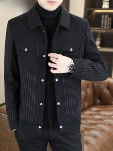 HENGYUANXIANG | เสื้อแจ็คเก็ตผ้าขนสัตว์หนาสำหรับผู้ชายในฤดูใบไม้ร่วงและฤดูหนาว เสื้อเชิ้ตลายทางลำลอง ปกพับ ผ้าขนสัตว์ผสมคอตตอน ปกติ