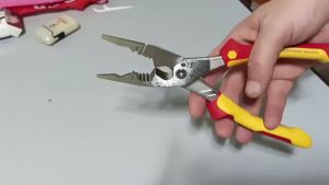 Wiha | Wiha 45489-38552 8 in 1 Multifunctional Pliers Tool Set Electrician Installation Pliers 1000V VDE Electrical Tools