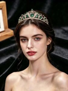 Retro Heart-Shaped Emerald Green Rhinestone Crown European-Style Light Luxury Bridal Wedding Headpiece Birthday Party Dress Runway Crown