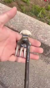 Weed Removal Tool Gardening Tools Weeding Uprooting Tool 4 Teeth Dual Purpose Steel Forged Pine earth Garden weeding Tool