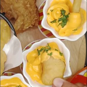 (มีฮาลาล) ชีสซี่ดิป ชีสดิปออริจินอล มายองเนสสำหรับจิ้มเฟรนซ์ฟรายส์รสชีส ขนาด 400 กรัม ตรา เพียวฟู้ดส์