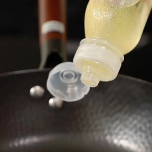 Oil Bottles 300/500 Ml Vinegar Oil Bottle Olive Oil Dispenser Bottle Container Easy Clean Squeeze Bottle