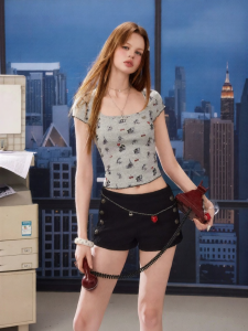 Unifree | Dogs Print Cropped Square Neck Tailored Waist T-shirt
