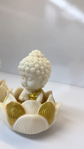 TƯỢNG PHẬT NGỒI ĐÀI SEN ĐỂ Ô TÔ BAN THẦN TÀI MANG LẠI BÌNH AN MAY MẮN