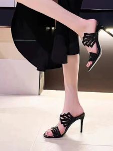 ผู้หญิง รองเท้าแตะ 2024 สไตล์ใหม่กลวงออกรองเท้าส้นสูงเพชรเปิดนิ้วเท้า เซ็กซี่ ตาข่าย สวมใส่กลางแจ้งรองเท้าปากปลากาวรองเท้า