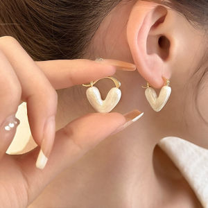 Simple Design White Enamel Geometric Heart Hoop Earrings New Fashion Jewelry Women Stud Earrings Female Earring Girls Gift ideas for Women Drop Earrings ear studs for women earrings korean style earings hypoallerginic set pearl earings for wedding 耳环