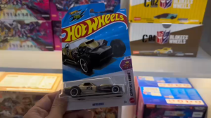 Mô Hình Xe Hot Wheels Hoto Roto Yellow Compact Kings 79/250 Chính Hãng