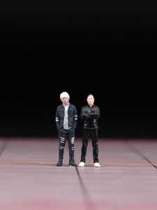 1/64 Doll Initial D Zhongli Yiwei Shooting Character Suteng Jingyi Hand-Made Miniature Car Model Matching Model