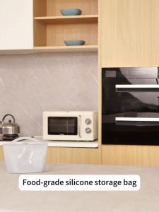 1000ml Reusable Silicone Fresh-Keeping Bag with Scale Sealed Bag Portable Food-Grade Refrigeration Bag Kitchen Refrigerator Storage Bag