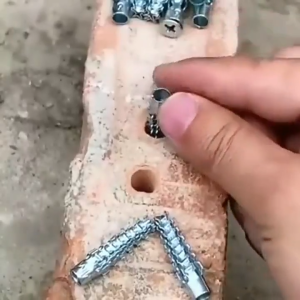 【READY STOCK 】10 Sets Anti-loose Cement Wall Anchors Drilling Plugs Serrated Expansion Screws