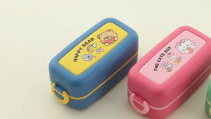 Kotak Makan 2 Susun Karakter Lucu / Lunchbox 800ml Kotak Bekal Anak Free Sendok 8859