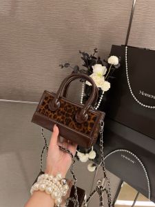 MY&FSNH | Túi Xách Tay In Báo Độc Đáo