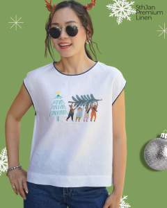 5th Jan เสื้อคอกลม แขนล้ำ กระดุมคอหลัง แต่งกุ๊นรอบคอและวงแขน ด้านหน้าปักและสกรีนลาย ผ้าลินินแท้ 100% สีพื้น “อก 42 นิ้ว“