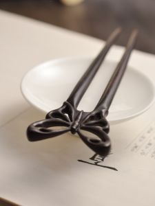 เครื่องประดับผมสไตล์ย้อนยุคแบบสองด้านพร้อมรูว่างรูปผีเสื้อ ปักหมุดผมชิ้นเดียว ปักหมุดผมไม้ ปักหมุดผมสไตล์โบราณ