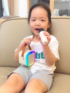 2023 K12 ลำโพงบลูทูธ Mini Bluetooth เท้ามีร่วมกับโฟนไร้สายและไมค์ลอย Speaker Bluetooth รูปแบบพกพา รวมถึงคุณภาพและของแท้ RGB มินิ สร้างความสวยงามที่เป็นธุรกิจ