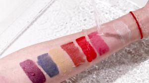 YOUNG VISION 8-Color Metallic Matte Liquid Lip Gloss Waterproof Transfer-Resistant Long-Lasting Shine Cosmetics