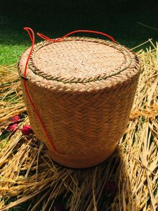 กระติบข้าว กระติบข้าวเหนียว กระติบคล้า ขนาดใหญ่ กว้าง 7 นิ้ว