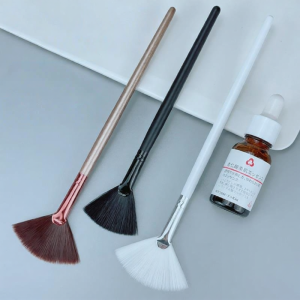KNOLIEV | Exfoliating Tool for Body Care Fan-shaped Long-handle Beauty Salon Exclusive