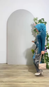 Kebaya Elegan Lengan Panjang Motif Floral/Abstrak untuk Kondangan dan Wisuda