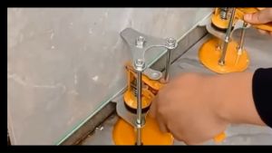 Kích nâng gạch ốp lát tường 3 trụ