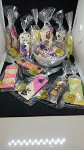 ~coklat premiumzeynaarkha coklat karakter murah lucu/coklat karakter enak kiloan/coklat rencengan/coklat lebaran/coklat bar/coklatbark virall/mini size