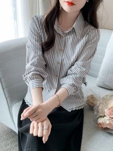 เสื้อเชิ้ตผู้หญิงแขนยาวลายทางผสมลูกไม้สไตล์ฝรั่งเศส ทรงหลวม คอลเลกชั่นฤดูใบไม้ร่วง 2025 เสื้อตัวบนลำลอง