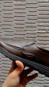Sepatu Formal Pria Kulit Sintetis - Kerja dan Harian - Beli 1 Gratis 1 - Desain Simple - Warna Krem