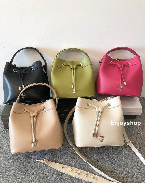 Lyn best sale bucket bag