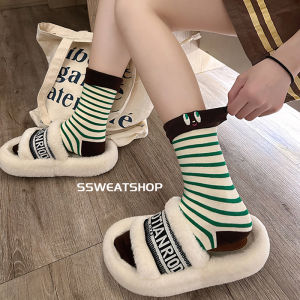 Wow! Why Is There a Cute Pocket Rabbit! Girlish Style Overflow Cartoon Design Socks for Women