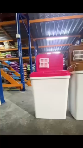 Bekas Simpanan Makanan Haiwan Peliharaan Bentuk Petak (Barrels Square) – 10kg / 15kg / 20kg