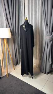Dubai Elegance Abaya - Sleek Black Silhouette with Delicate Hand Detailing on Shoulder - Includes Matching Inner Dress & Coordinating Scarf
