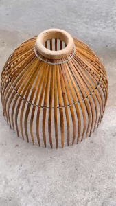 Nôm SIÊU TO úp cá bắt các loại cátôm tre già đã sơn phủ bóng 2 lớp PU ( 44x13x61cm ) Loại Lớn.